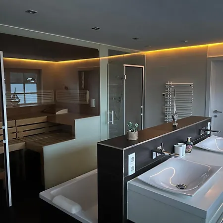 Traumwohnung Mit Eigenem タウル